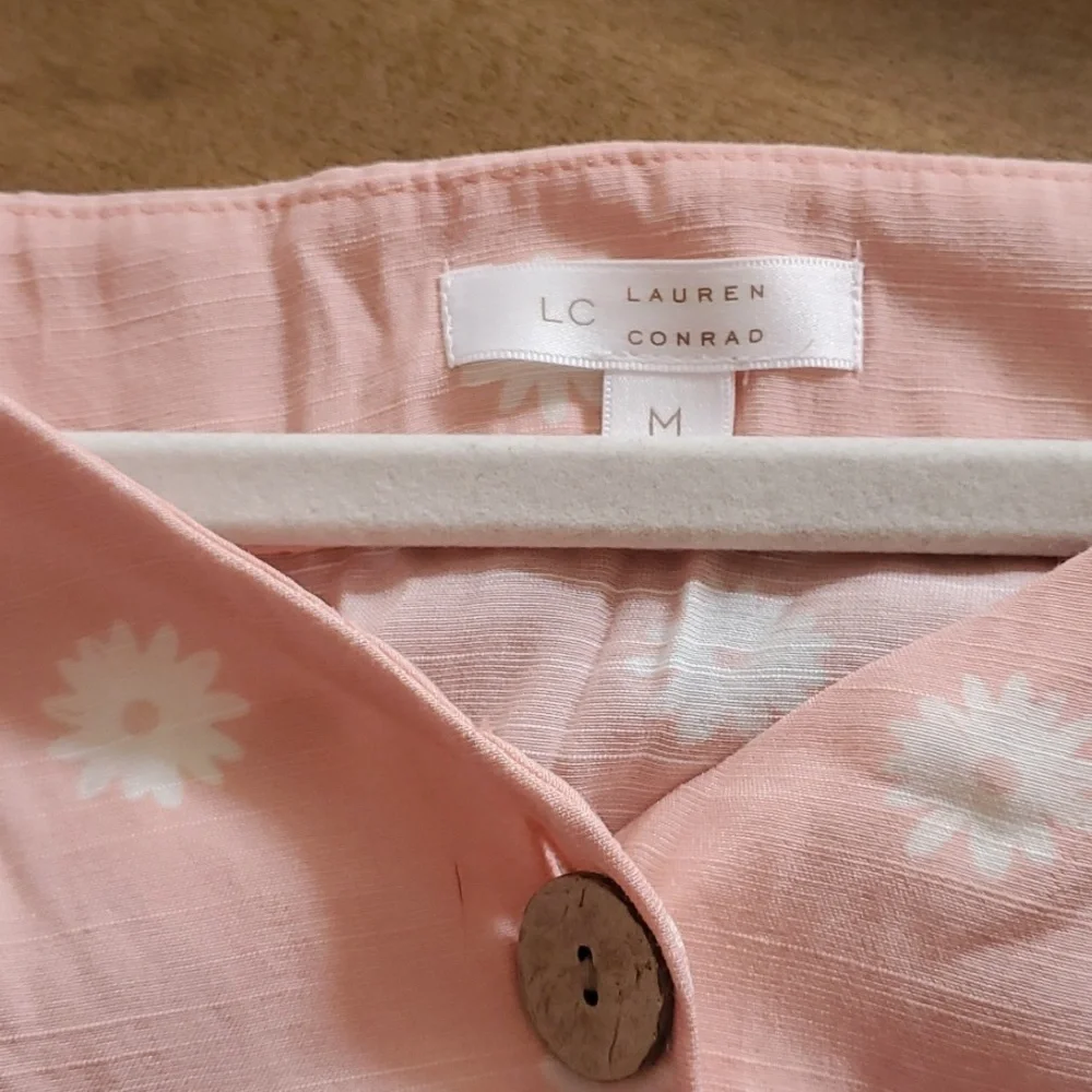 Pink dasiy Lauren Conrad top - Picture 4 of 8